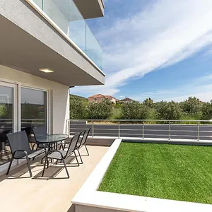 https://blue-view-trogir.hotels-in-trogir.com