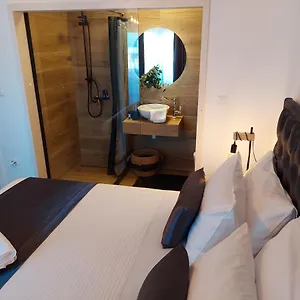 https://dream-variant.hotels-in-trogir.com